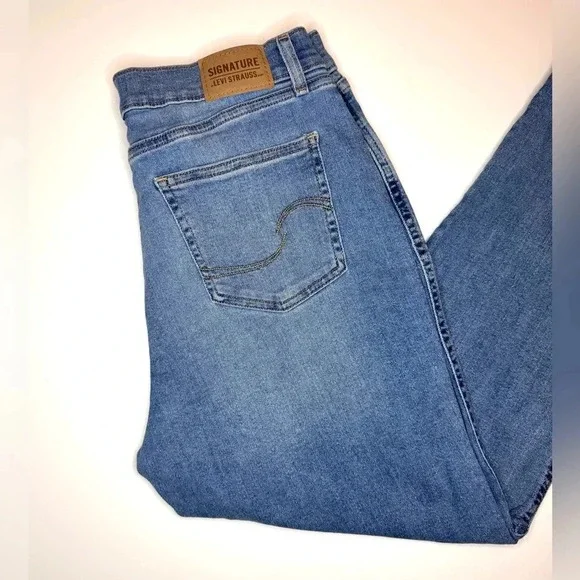 Signature By Levi Strauss Women’s Heritage Boyfriend Jeans Size- 29 - Picture 9 of 10